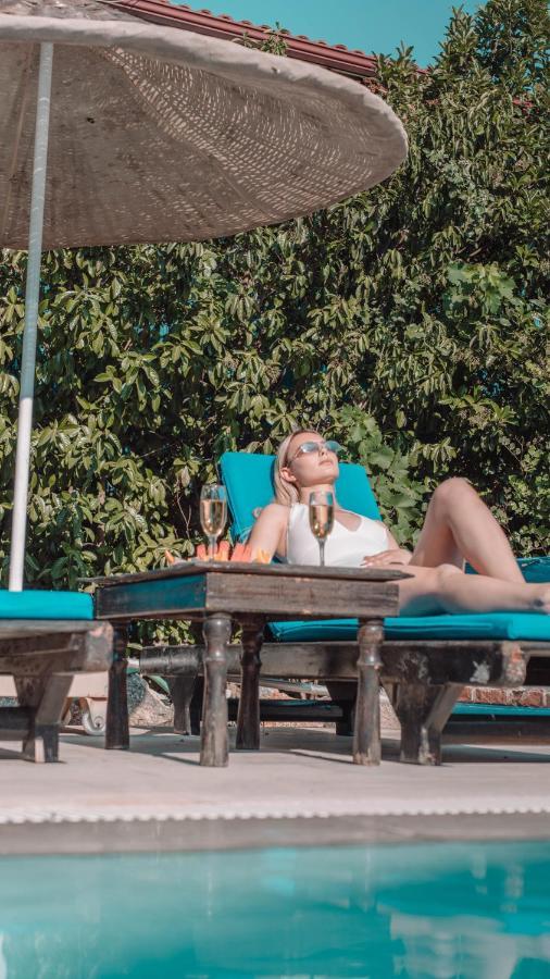Orino Suites Cedit Buitenkant foto
